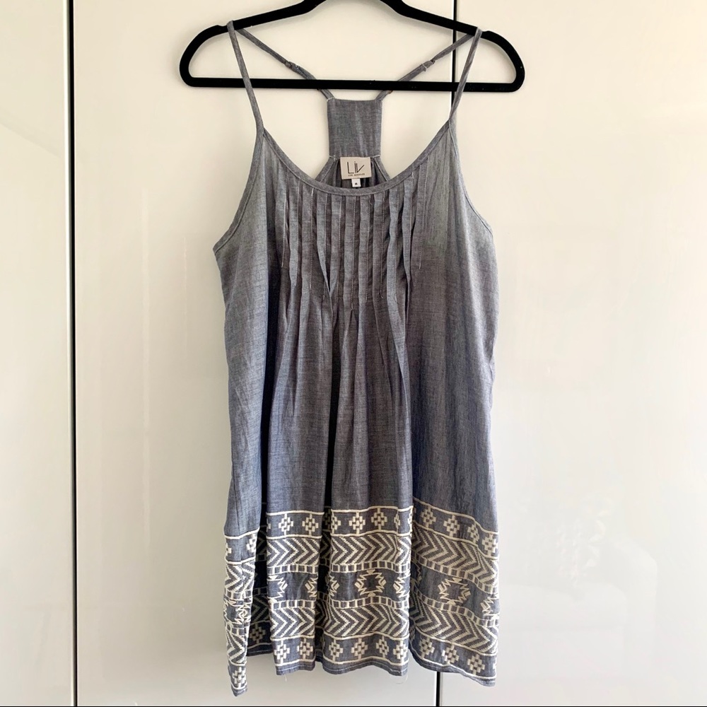 ✨NWOT✨ LIV Los Angeles Chambray Embroidered Dress